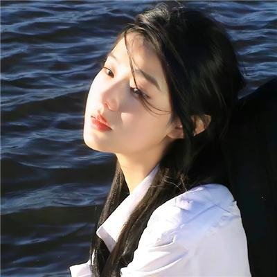 公园里的女孩